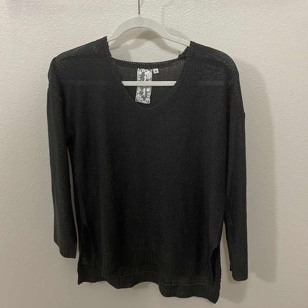 Sadie & Sage Gray Top